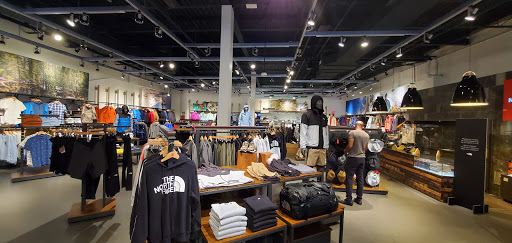 Clothing Store «The North Face», reviews and photos, 4848 Bethesda Ave, Bethesda, MD 20814, USA