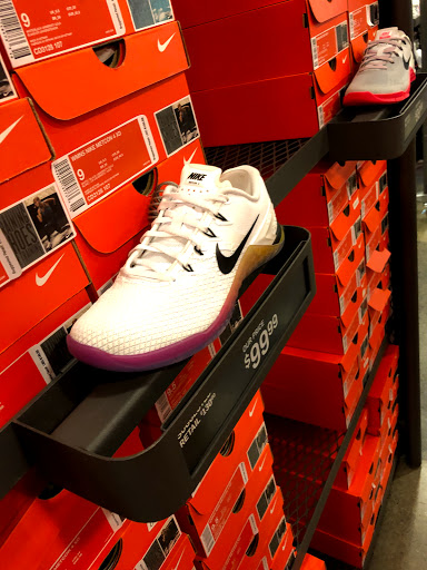Clothing Store «Nike Factory Store», reviews and photos, 661 S Fork Ave SW Suite H, North Bend, WA 98045, USA