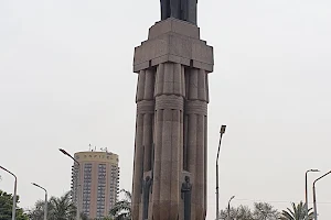 Saad Zaghloul Statue image
