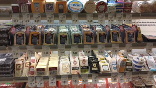 Grocery Store «Good Grocer», reviews and photos, 122 E Lake St, Minneapolis, MN 55408, USA