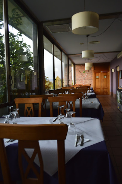 Augusta Golf Restaurante - C. Sierra de Armantes, 50300, Zaragoza, Spain