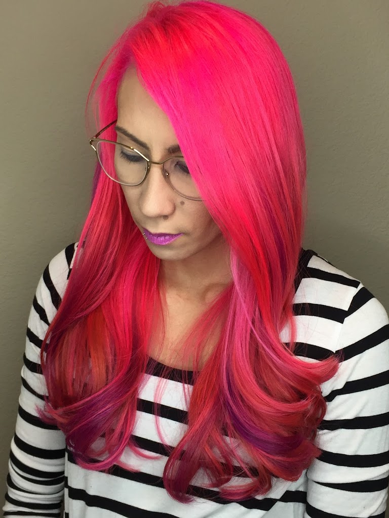 Essence Salon Studio 92584