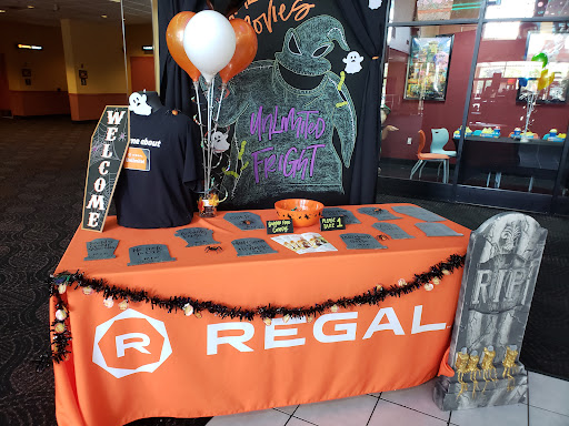 Movie Theater «Regal Cinemas Royal Park 16», reviews and photos, 3702 W Newberry Rd, Gainesville, FL 32607, USA