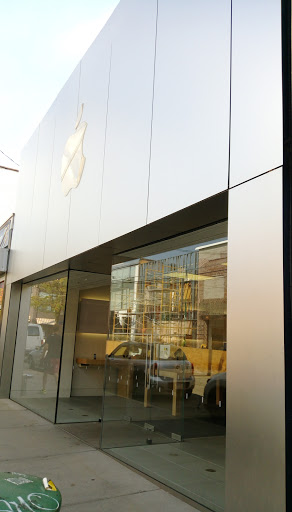 Computer Store «Apple Shadyside», reviews and photos, 5508 Walnut St, Pittsburgh, PA 15232, USA