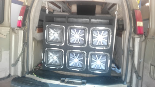 Car Alarm Supplier «Expert Electronics», reviews and photos, 2231 N Humboldt Ave, Milwaukee, WI 53212, USA