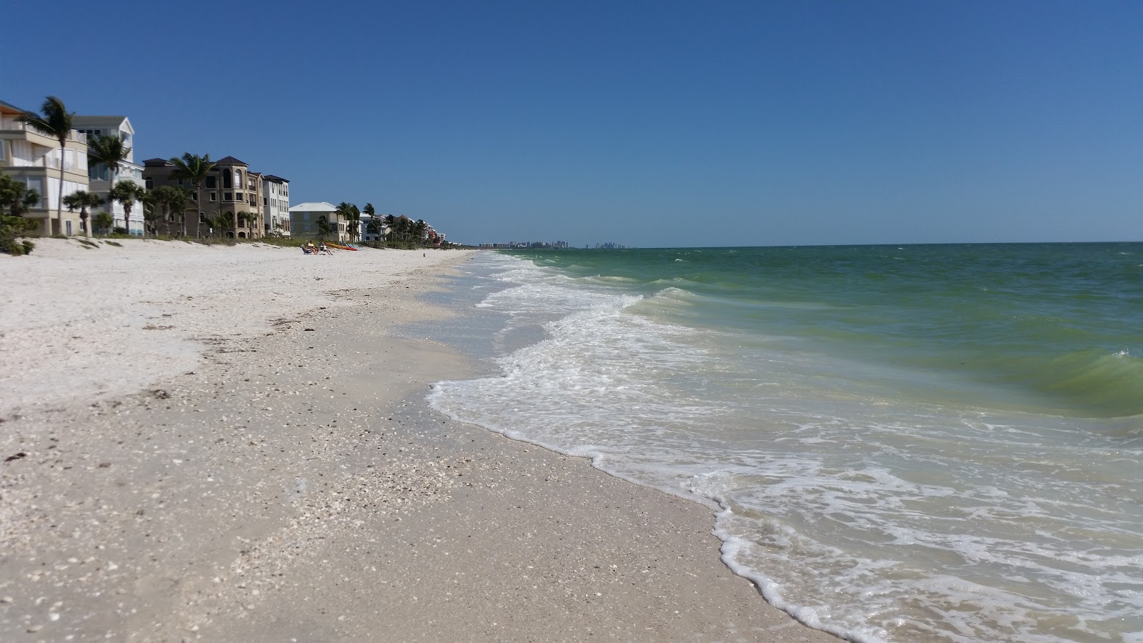 Bonita beach'in fotoğrafı - rahatlamayı sevenler arasında popüler bir yer