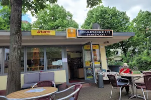 Kiosk u.Straßencafé / Dante Place image