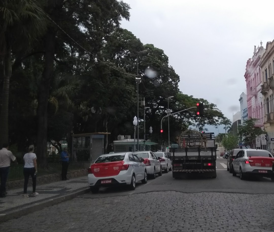 Ponto de Táxi Praça Pereira Oliveira