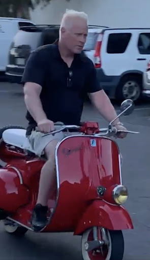 Motor Scooter Dealer «Vespa of Sherman Oaks», reviews and photos, 13629 Ventura Blvd, Sherman Oaks, CA 91423, USA