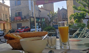 Photo n°64 de Hôtel-Restaurant La Montagne à Vallées-d'Antraigues-Asperjoc ()