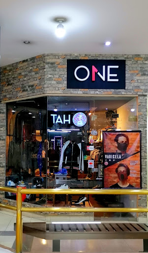 One Store Clothes & Accessories