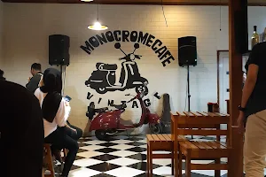 Monocrome Cafe image