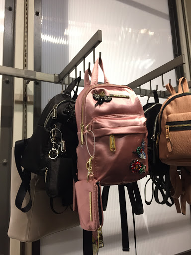 Shoe Store «DSW Designer Shoe Warehouse», reviews and photos, 15001 Potomac Town Pl #120, Woodbridge, VA 22192, USA