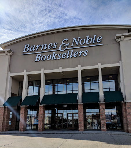Barnes & Noble, 4550 University Ave, West Des Moines, IA 50266, USA, 