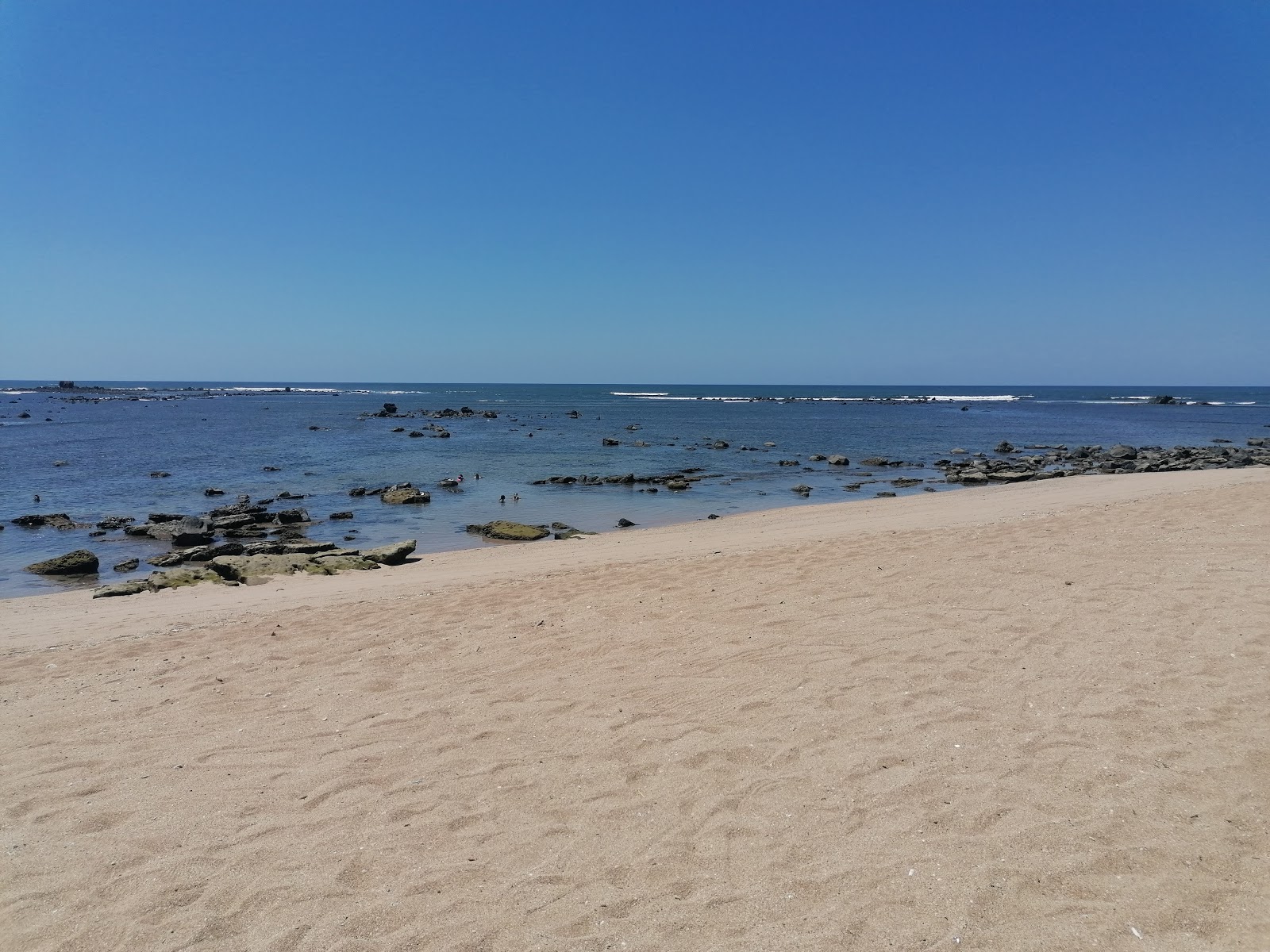 Foto von Cobanos beach mit geräumiger strand