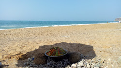 Photo de Ghanso Beach entouré de montagnes