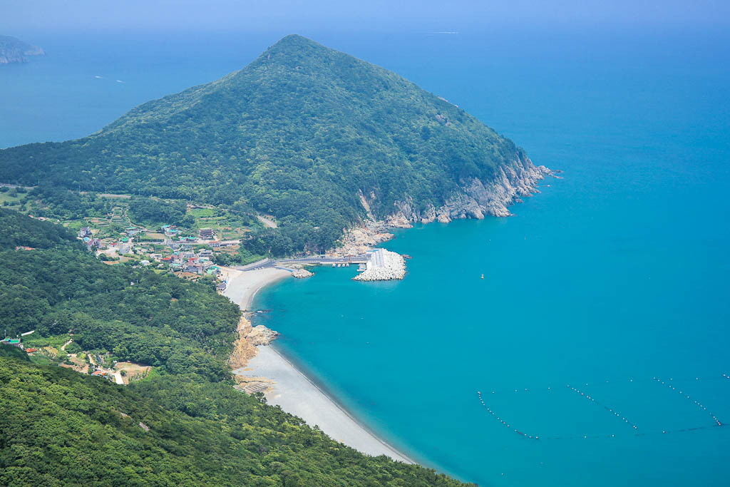 Yeocha Beach'in fotoğrafı geniş bir kıyı şeridi ile birlikte