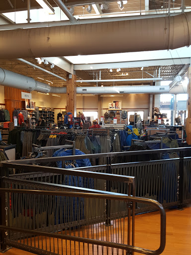 Clothing Store «L.L. Bean», reviews and photos, 6 Wayside Rd, Burlington, MA 01803, USA