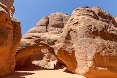 Sand Dune Arch