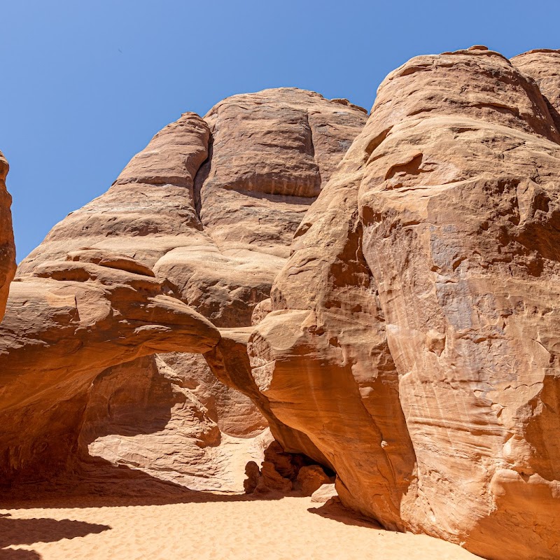 Sand Dune Arch