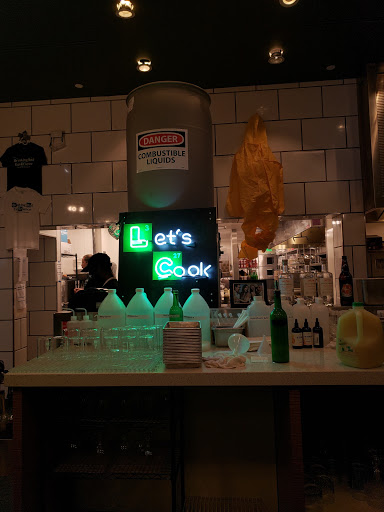 Shopping Mall «West Hollywood Gateway», reviews and photos, 7100 California Route 2, Los Angeles, CA 90046, USA