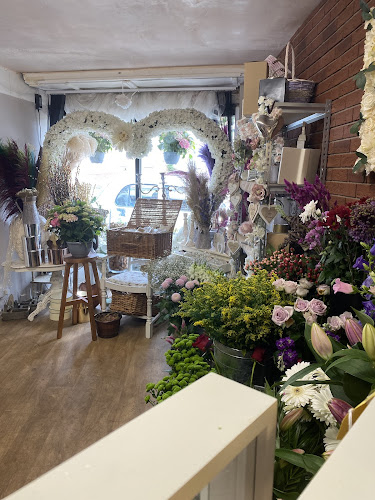 Oak & Lillies Florist - Coventry