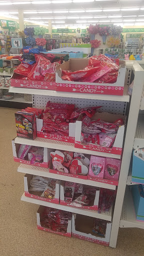 Dollar Store «Dollar Tree», reviews and photos, 555 High St, Mt Holly, NJ 08060, USA