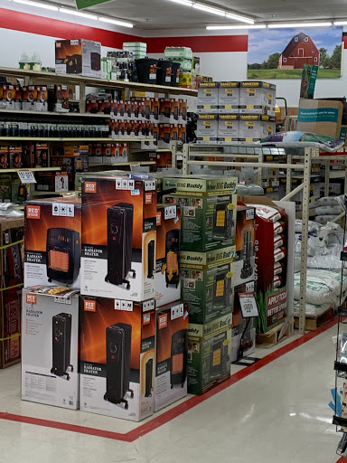 Home Improvement Store «Tractor Supply Co.», reviews and photos, 540 10th St #150, Floresville, TX 78114, USA