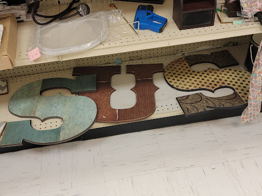 Thrift Store «Plaza Thrift Store», reviews and photos, 135 S Central Expy, McKinney, TX 75070, USA