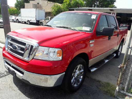 Used Car Dealer «West Side Used Cars Inc», reviews and photos, 725 N Zarzamora St, San Antonio, TX 78207, USA