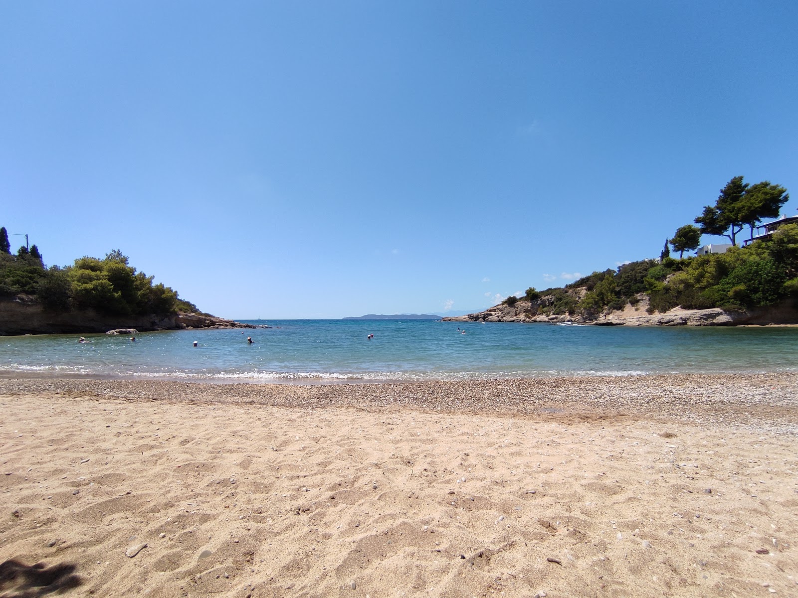 Fotografija Agios Emilianos beach z turkizna čista voda površino