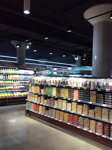 Supermarket «Cermak Fresh Produce», reviews and photos, 4000 W Diversey Ave, Chicago, IL 60639, USA