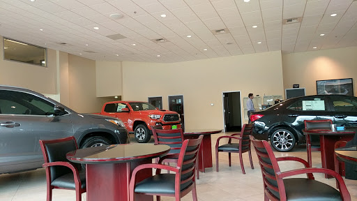 Toyota Dealer «Toyota of Lake City», reviews and photos, 13355 Lake City Way NE, Seattle, WA 98125, USA
