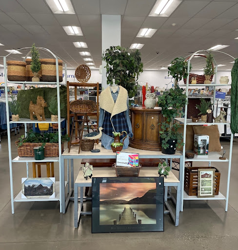 Thrift Store «Goodwill Virginia Center Retail Store», reviews and photos, 10231 Washington Hwy, Glen Allen, VA 23059, USA