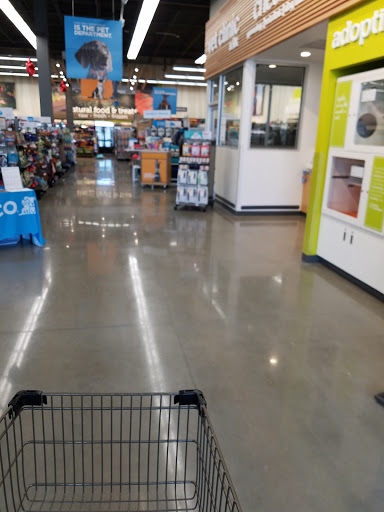 Pet Supply Store «Petco Animal Supplies», reviews and photos, 233 S Stewart Rd, Liberty, MO 64068, USA