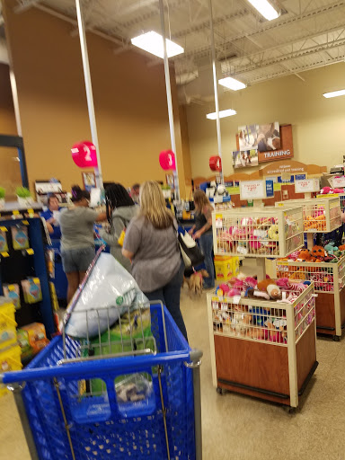 Pet Supply Store «PetSmart», reviews and photos, 6622 Charlotte Pike Suite 108, Nashville, TN 37209, USA