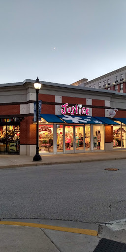 Shopping Mall «Bayshore Town Center», reviews and photos, 5800 N Bayshore Dr, Glendale, WI 53217, USA