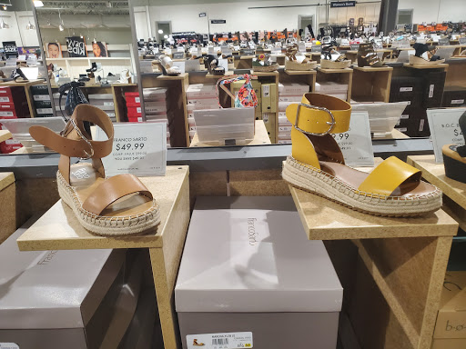 Shoe Store «DSW Designer Shoe Warehouse», reviews and photos, 12997 Fair Lakes Shopping Center, Fairfax, VA 22033, USA