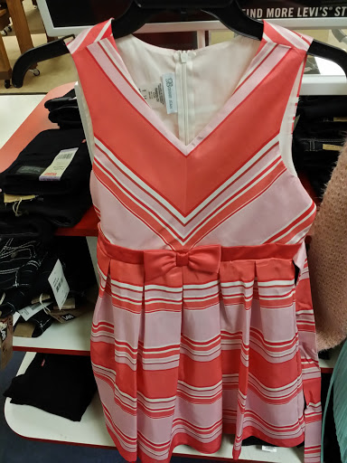 Shopping Mall «North Grand Mall», reviews and photos, 2801 Grand Ave, Ames, IA 50010, USA