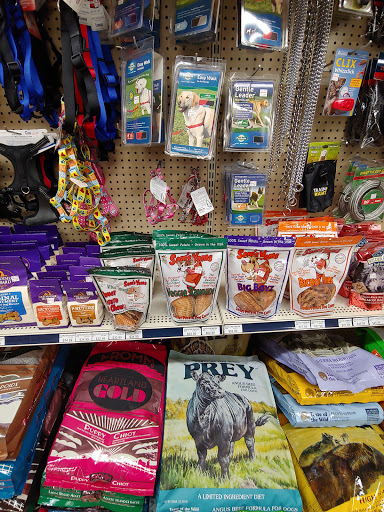 Garden Center «Wisconsin Garden & Pet Supply», reviews and photos, 8520 W North Ave, Wauwatosa, WI 53226, USA