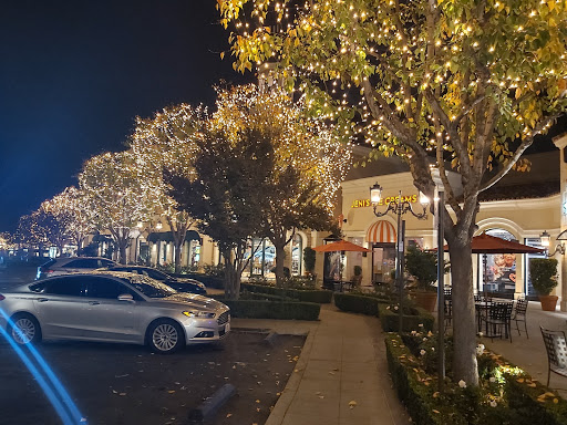 Shopping Mall «The Commons at Calabasas», reviews and photos, 4799 Commons Way, Calabasas, CA 91302, USA