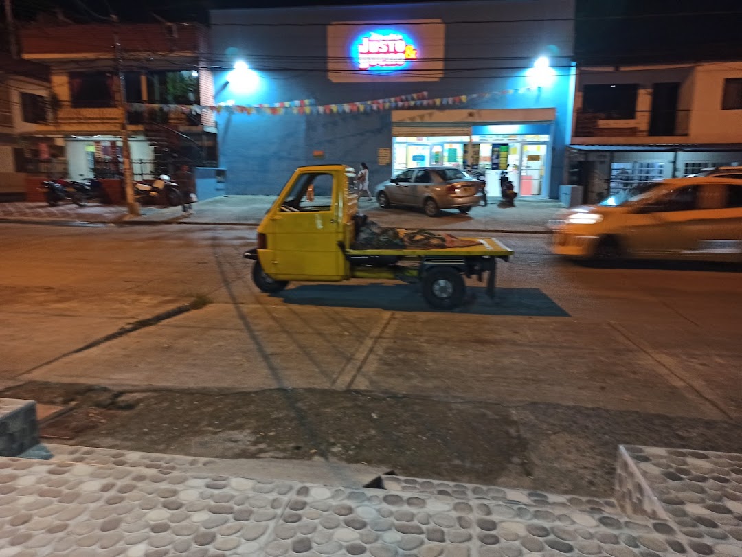 Mercaderia Justo & Bueno - Cali San Judas