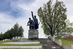 Меморіал «Новокаховчани-героям громадянської війни» image