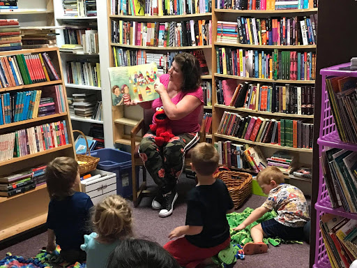 Used Book Store «R & B Used Books», reviews and photos, 12830 Saginaw Rd # F, Grand Blanc, MI 48439, USA