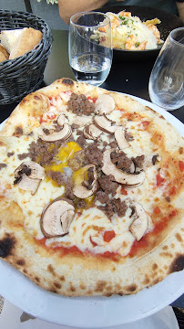 Pizza du Restaurant Antoinette à Verrières-le-Buisson - n°8