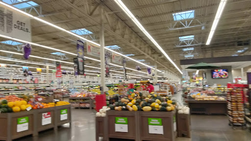 Grocery Store «Hy-Vee», reviews and photos, 1500 Central Park Commons Dr, Eagan, MN 55121, USA