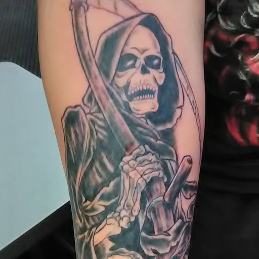 Tattoo Shop «Jade Dragon Tattoo Studio», reviews and photos, 5331 W Belmont Ave, Chicago, IL 60641, USA