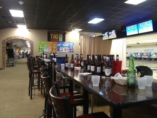 Bowling Alley «Sunshine Bowling Center», reviews and photos, 595 E International Speedway Blvd, DeLand, FL 32724, USA