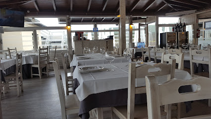Puerto Chico Restaurante - La Barra, S/N, 33130 San Esteban, Asturias, Spain