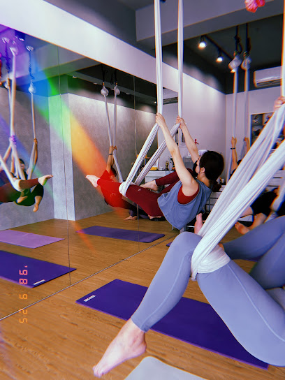 展舞集Jan Dance Aerial Yoga Studio